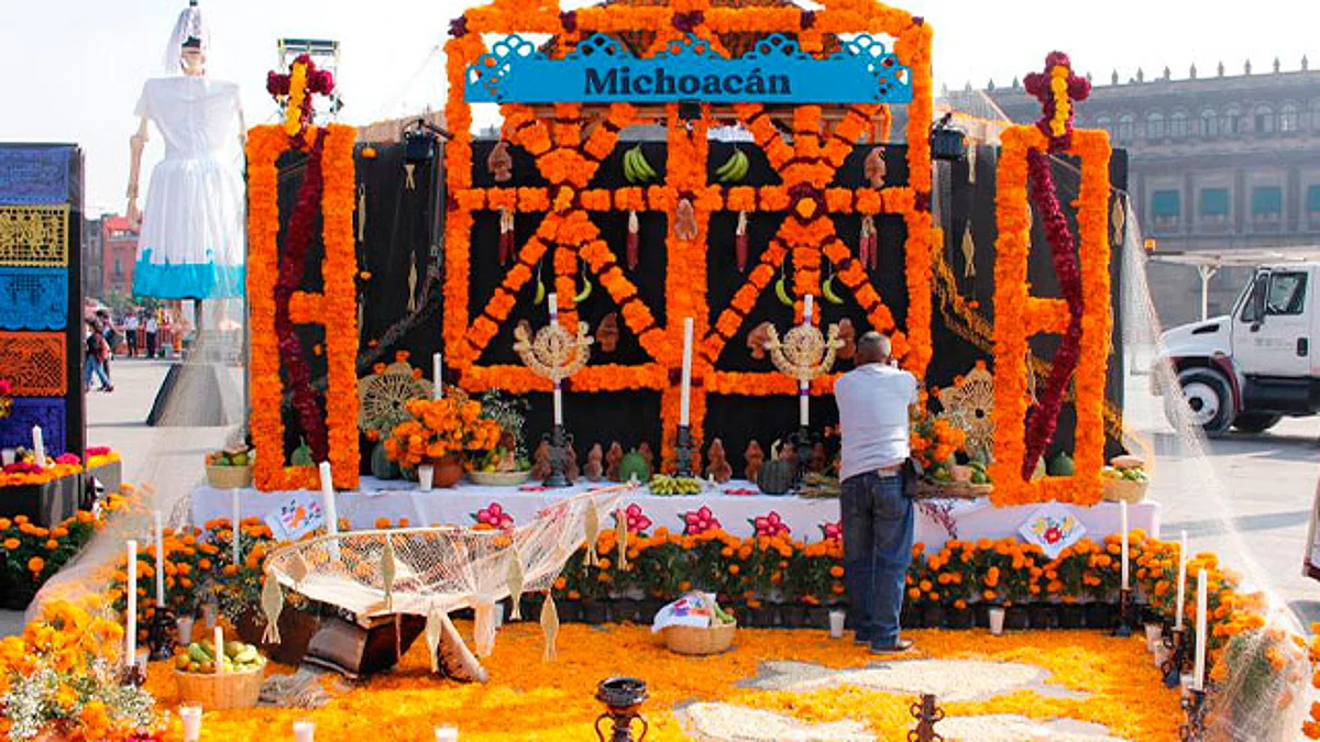 La ofrenda monumental es un homenaje a la diversidad de cosmovisiones de México