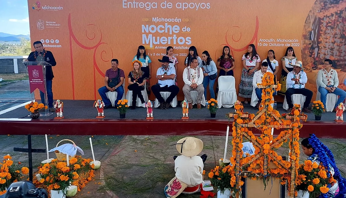 Entrega Sectur recursos para fomento de la tradicional de Noche de Muertos