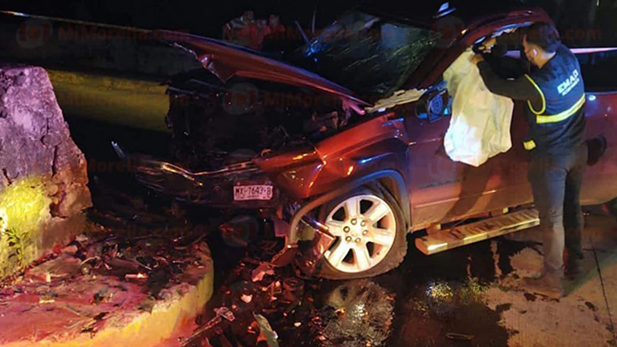 Quería escapar, choca, huye y muere tras impactarse con un muro; en Uruapan