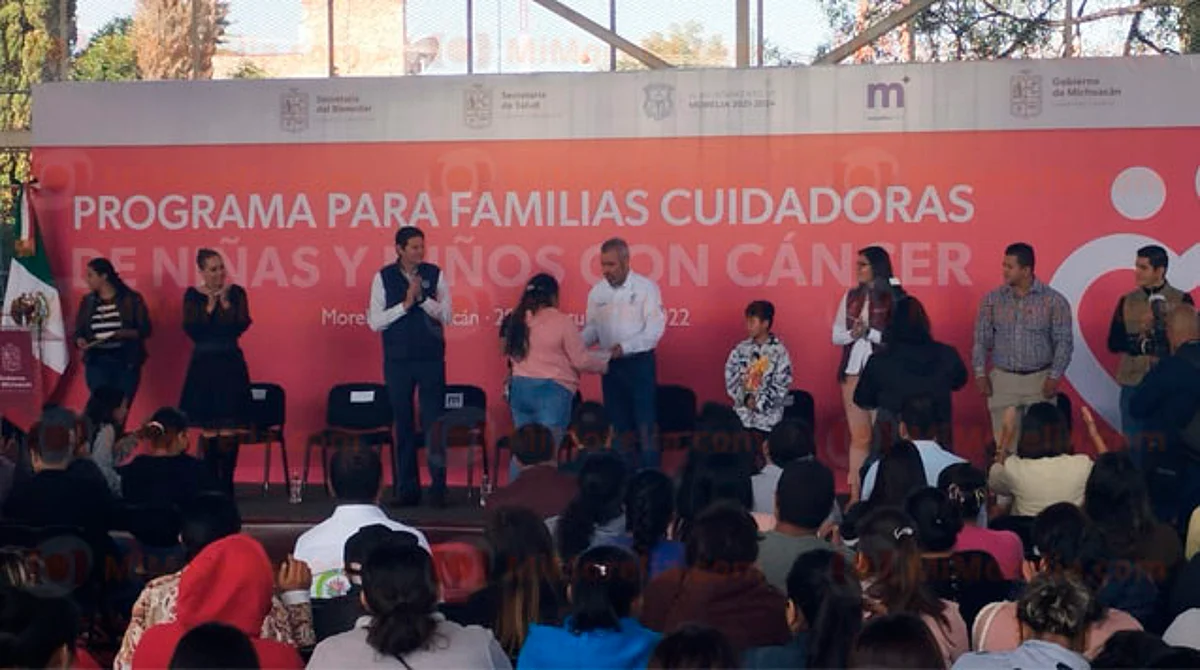 Más de 14 mdp, entregados a familias cuidadoras de niños con cáncer, en Michoacán