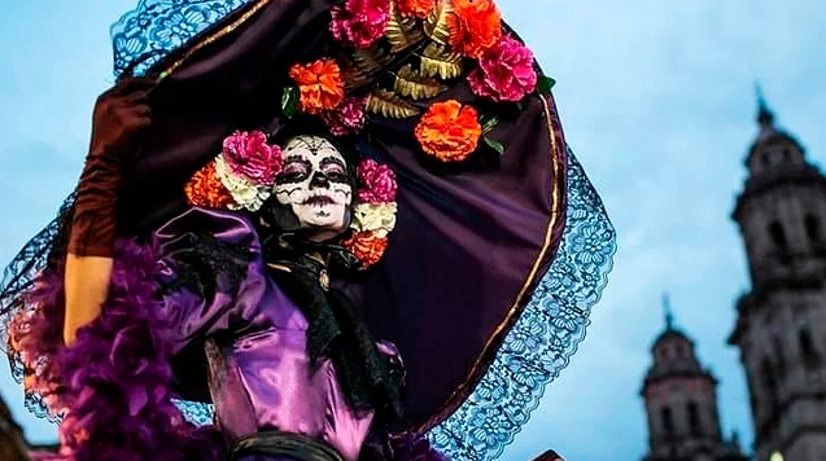 Música de mariachis, catrines y un encendido de catedral con luces, parte del programa