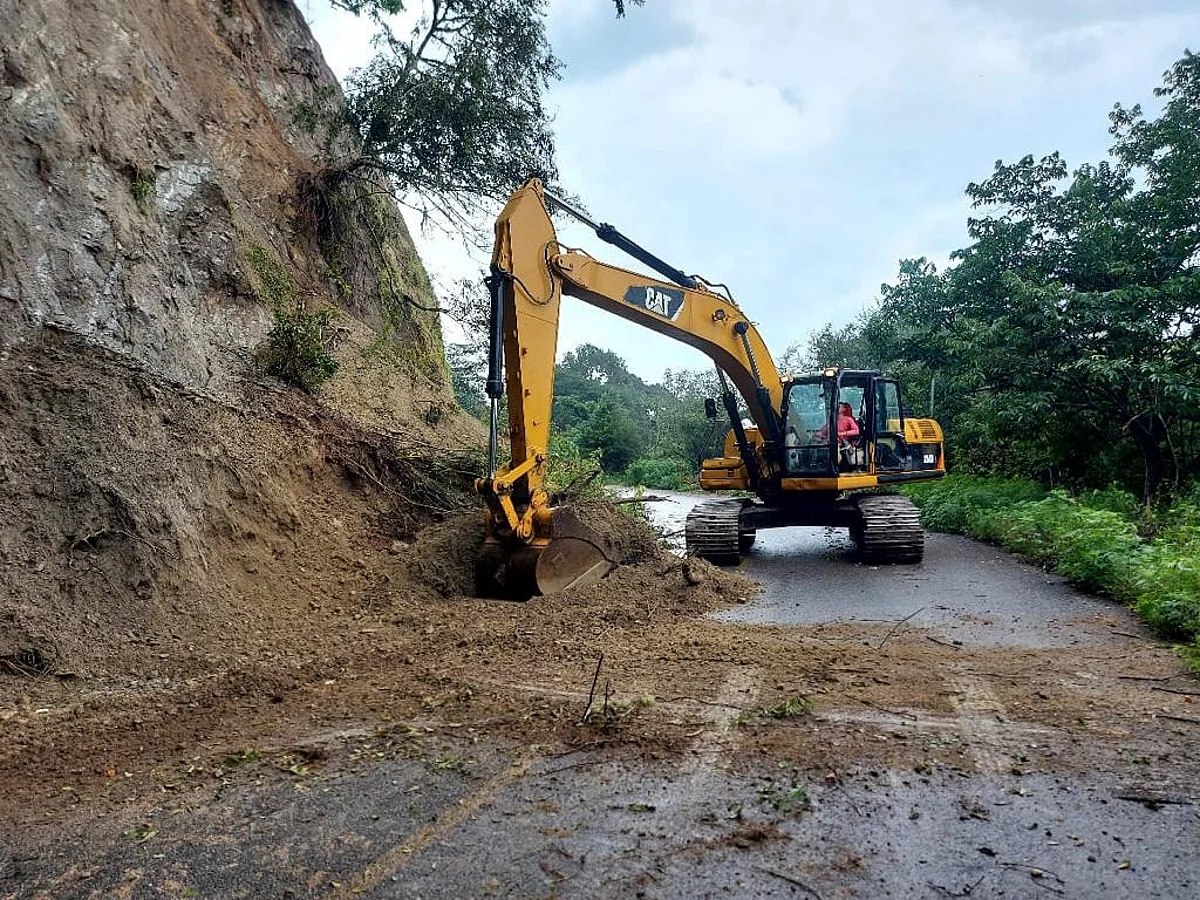 Recibirán recursos federales ocho caminos afectados por sismos: SCOP