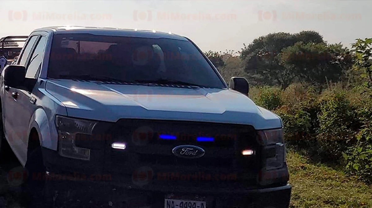 Michoacán: en parcela de maíz, hallan cadáver atado de pies y manos con cinta