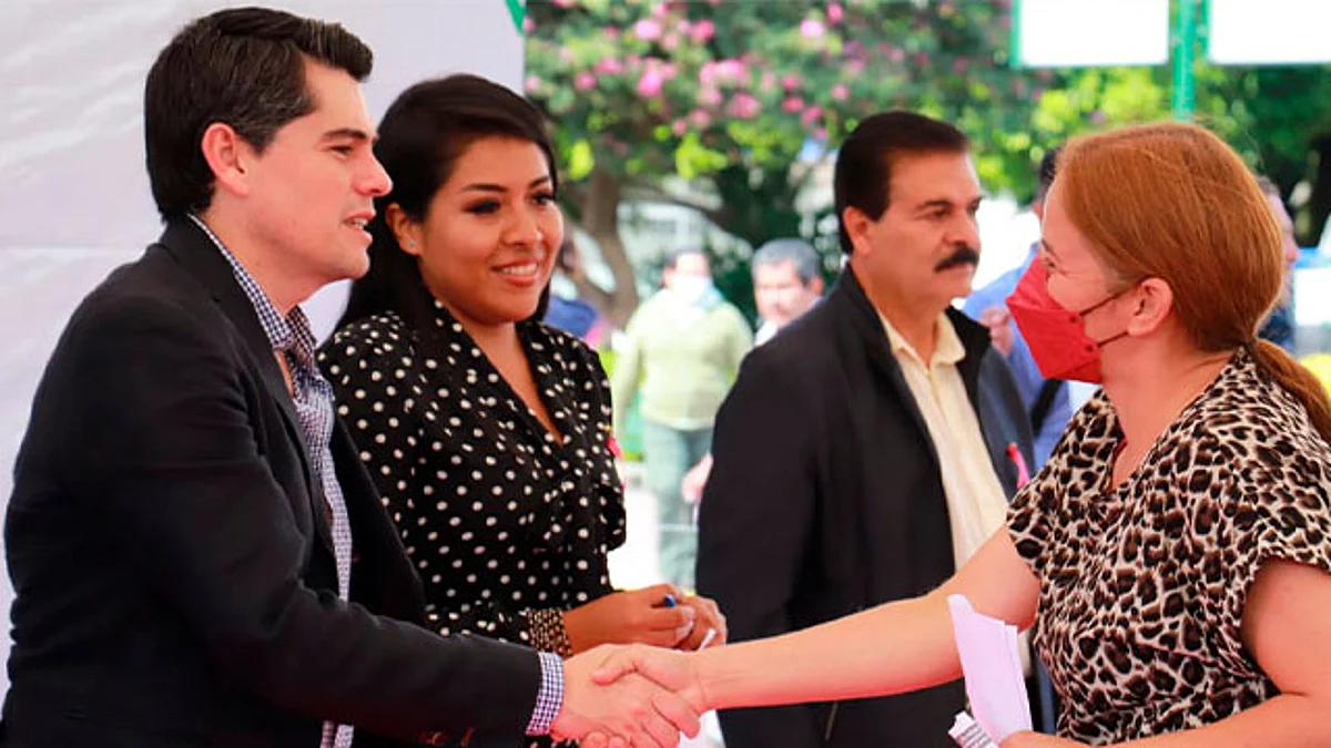 También destinó diferentes apoyos, tales como pintura y material para el mantenimiento de la Casa del Jubilado, sillas de ruedas, aparatos funcionales, calzado escolar, artículos para el emprendimiento y mejoramiento de vivienda