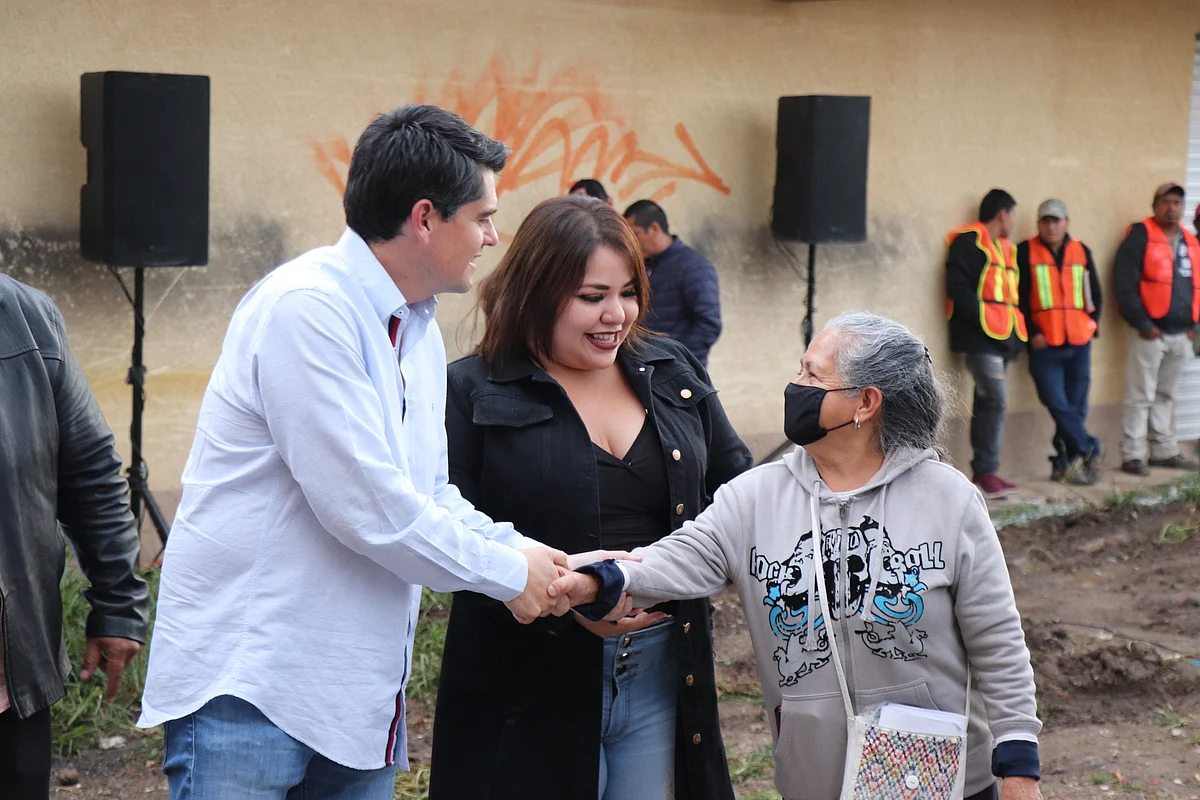 Inicia construcción de clínica especializada de hemodiálisis en Zitácuaro