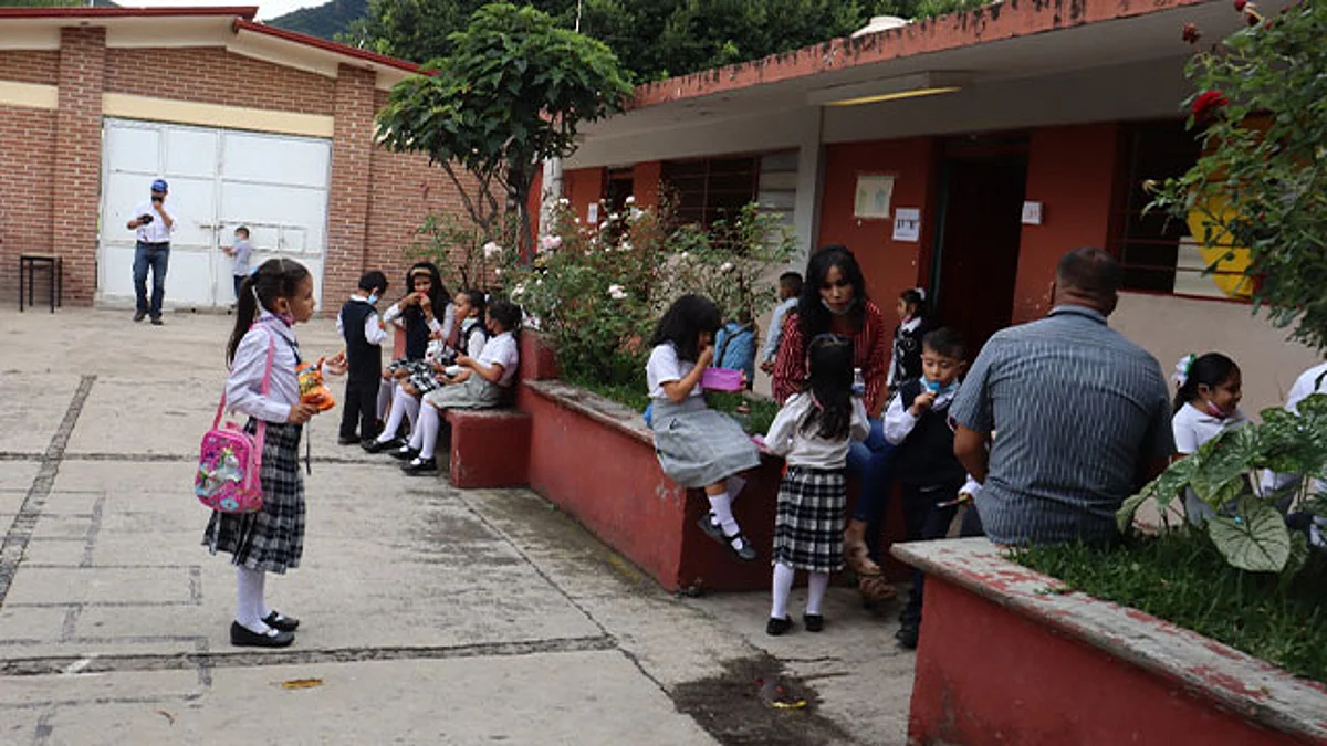 El objetivo es construir ambientes escolares seguros e incluyentes para niños y adolescentes michoacanos
