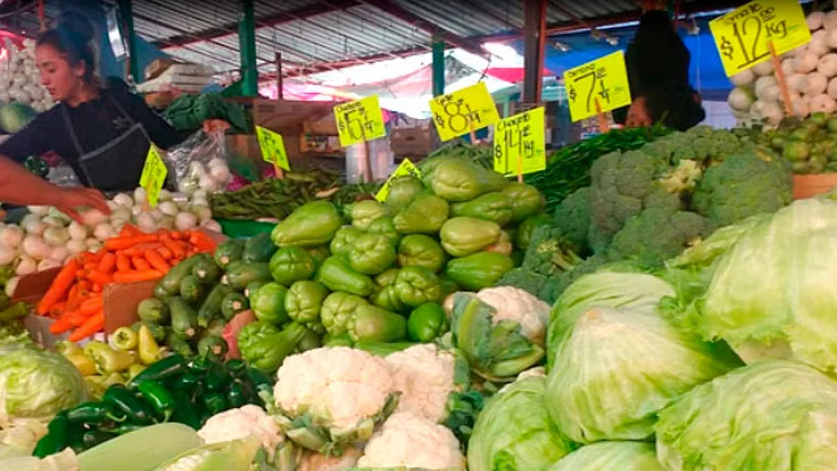 Por cuarta semana, Tianguis de la Feria, el más económico para surtir canasta básica