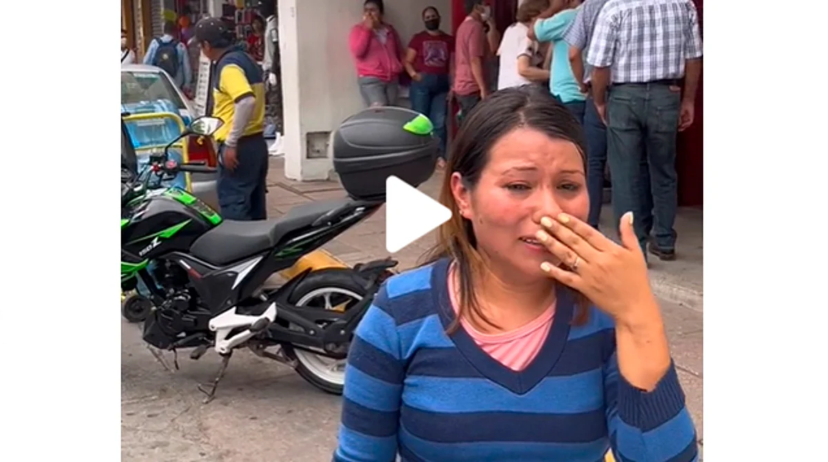 Abuelita usa "sucia" jugada para robar; se le cae teatrito y la andan buscando