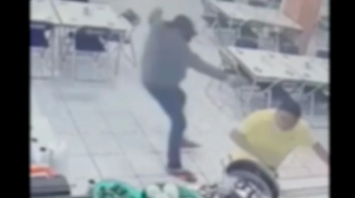 Difunden video de asesinato de empleado en taquería de Apatzingán