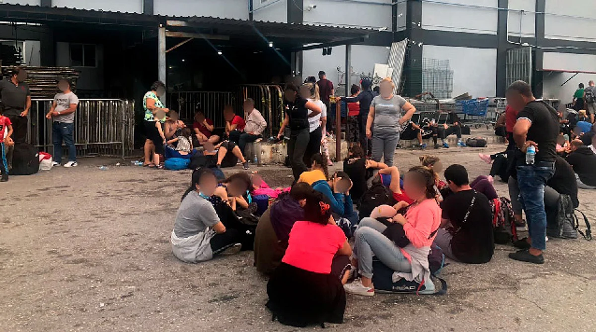 Detienen dos autobuses y encuentran a 165 migrantes en Campeche