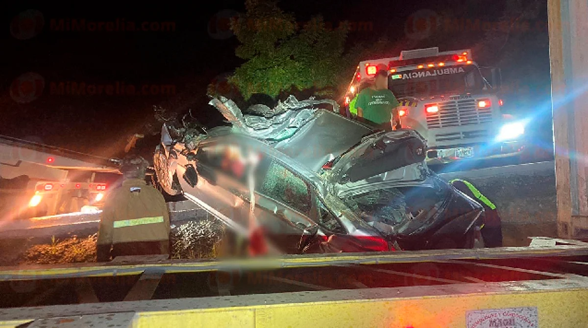 Primer accidente de octubre en la Siglo XXI deja dos muertos y un herido