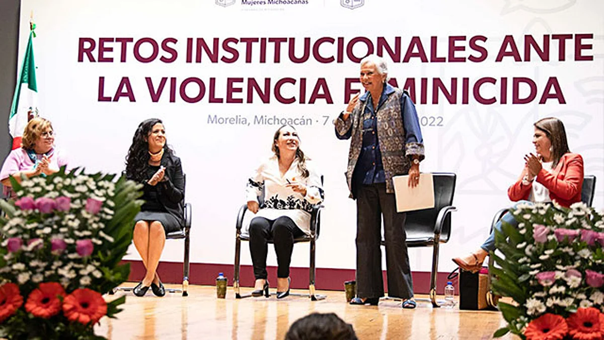 La senadora de la República, Olga Sánchez coincidió en que no basta con acciones gubernamentales para erradicar la violencia de género contra las mujeres, sino que es necesario el trabajo conjunto interinstitucional y la ciudadanía