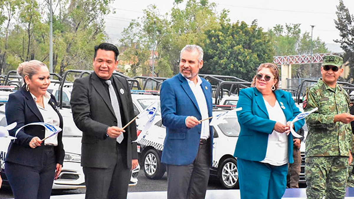Asistió a la primera entrega de patrullas y equipo a municipios beneficiados con el Fortapaz