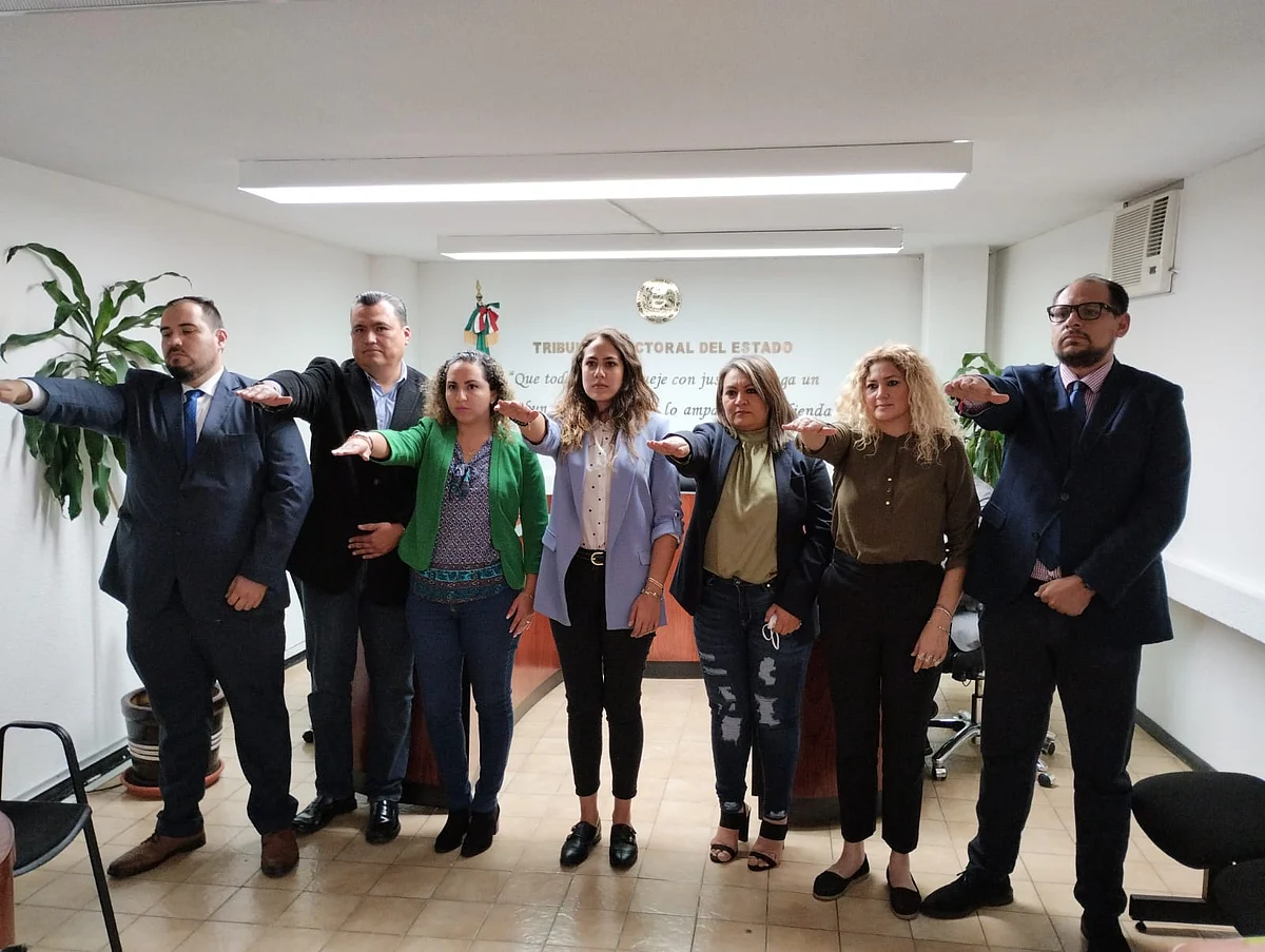 Toman protesta nuevos funcionarios del TEEM