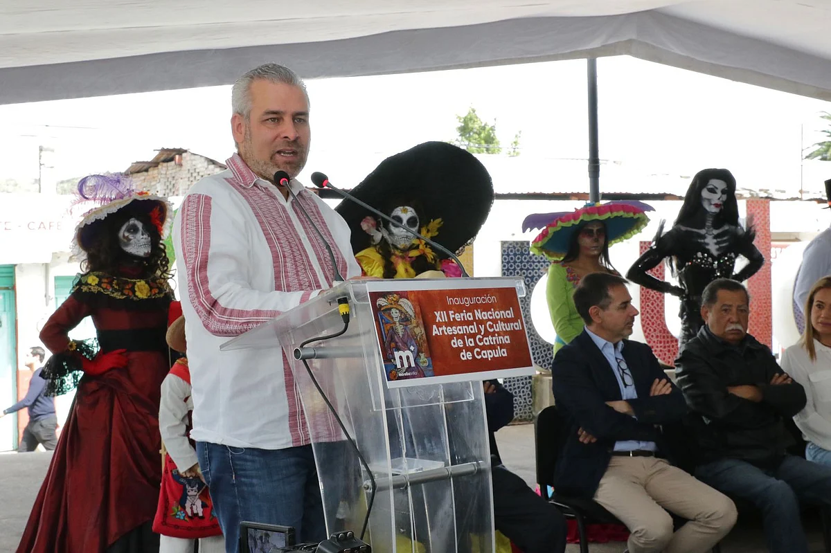 Inaugura Bedolla XII Feria Nacional de la Catrina de Capula