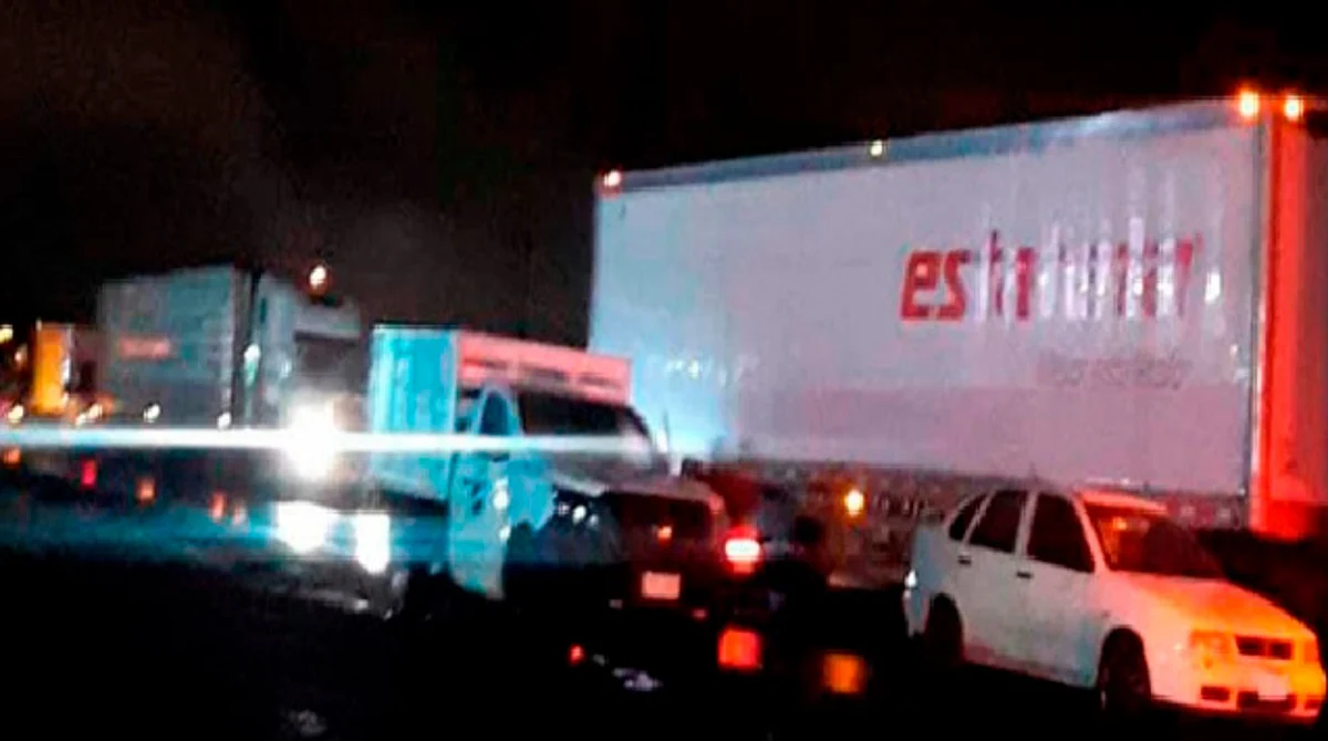 Aprovechan accidente y realizan asalto masivo en la autopista Veracruz-Puebla