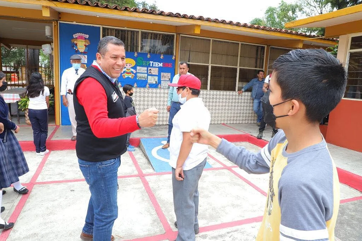 Desde hace un año que inició el proyecto, más de 300 planteles educativos han sido rehabilitados en Morelia