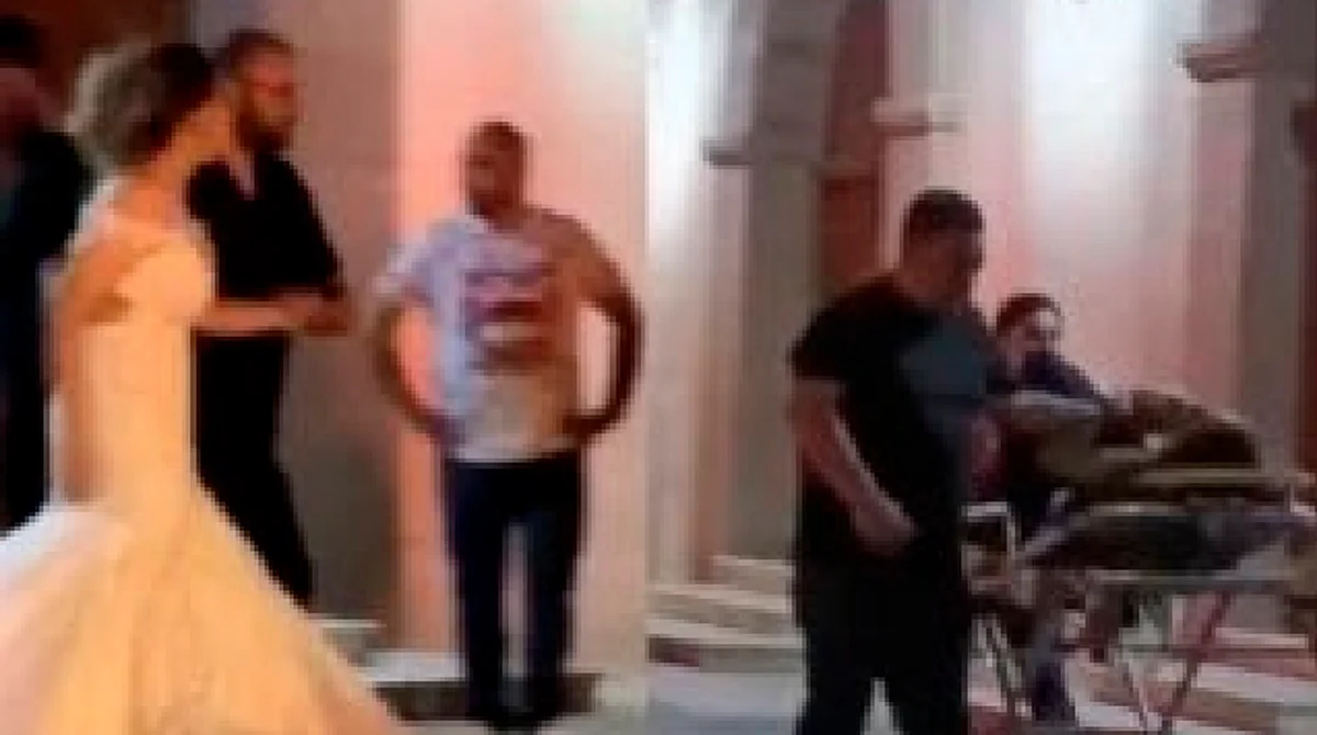 Sicarios se habrían equivocado de novio en ataque a balazos afuera de iglesia
