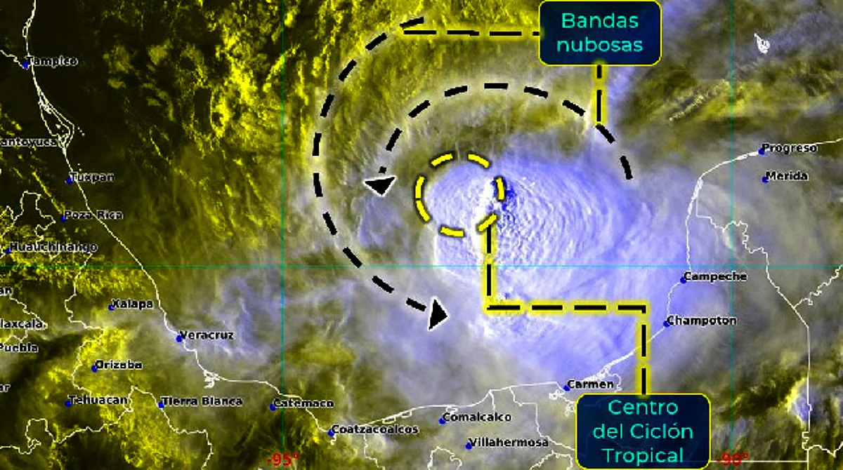 Tormenta tropical "Karl" avanza hacia las costas de Tabasco