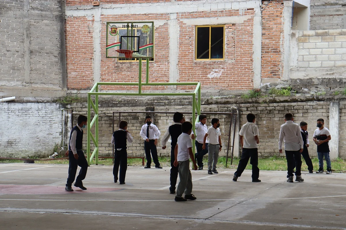 Trabaja SEE la prevención de adicciones entre los alumnos