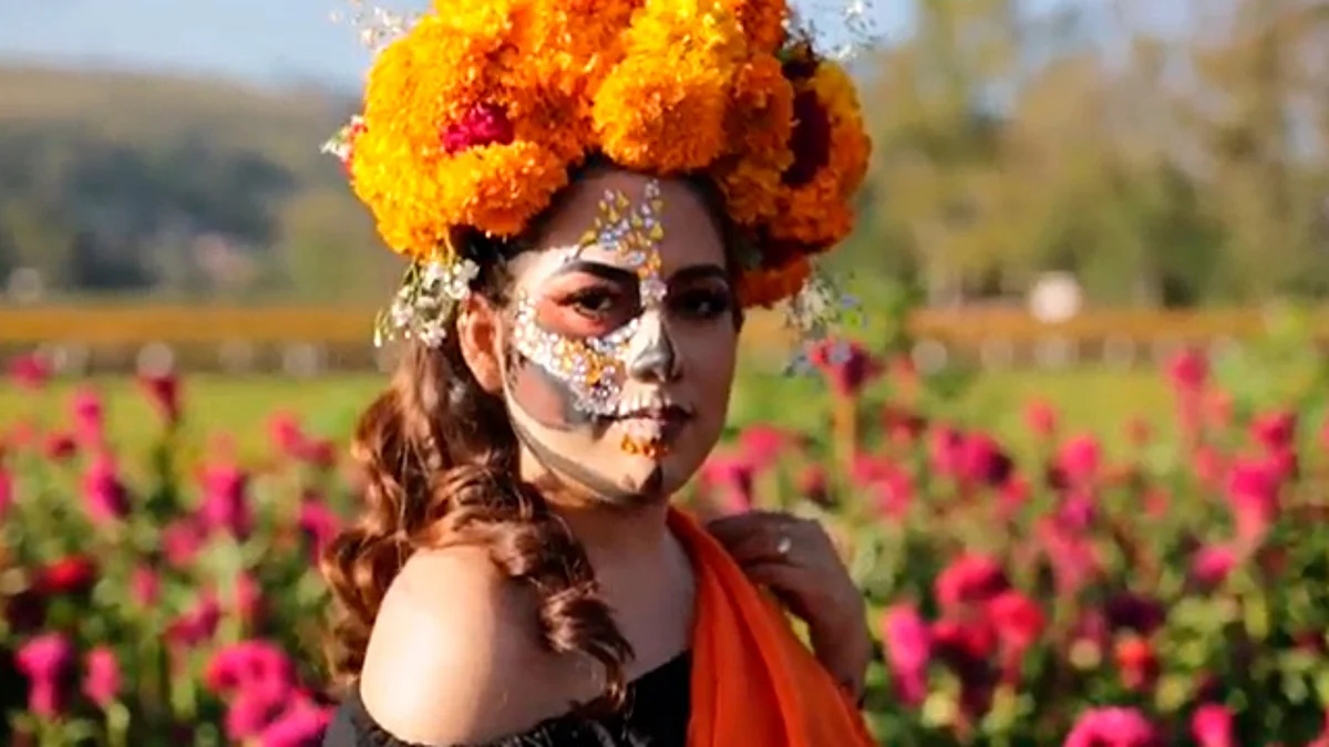 Casa de Terror, tapetes, catrinas y torito de petate en Tarímbaro por Noche de Muertos