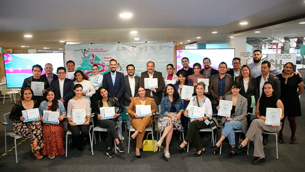 Sedeco e Icatmi entregan constancias a la primera generación del Desafío Emprendedor