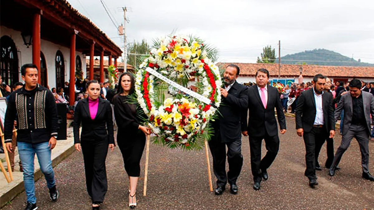 Nació en Jiquilpan, Michoacán, un 21 de mayo de 1895, y además de general fue gobernador de Michoacán y presidente de la República del 1 de diciembre de 1934 al 30 de noviembre de 1940