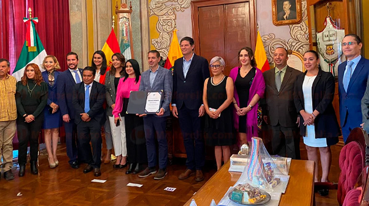 Entregan presea de Huésped Distinguido a embajador de España en México