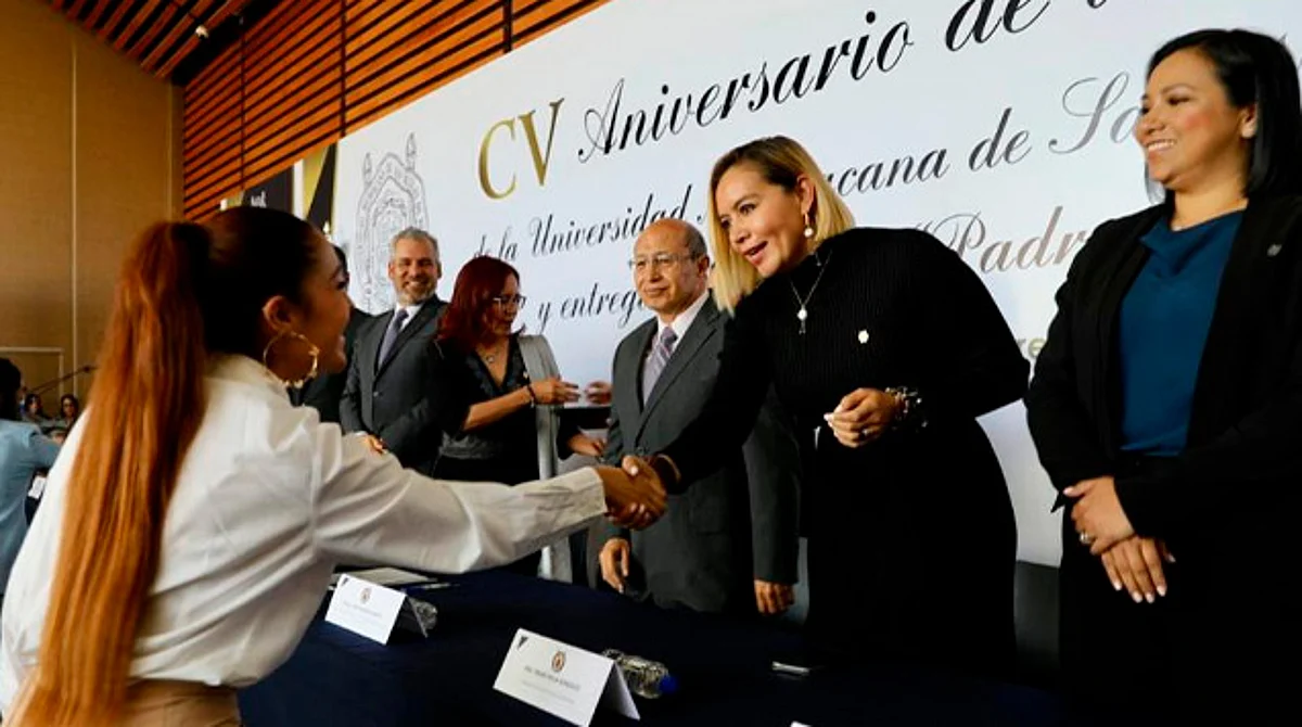 Secretaria de Educación en Michoacán reconoce labor de la UMSNH en su aniversario