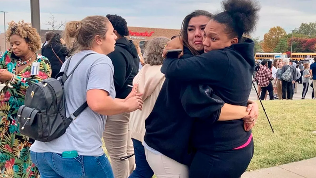 3 muertos por tiroteo en escuela de Missouri