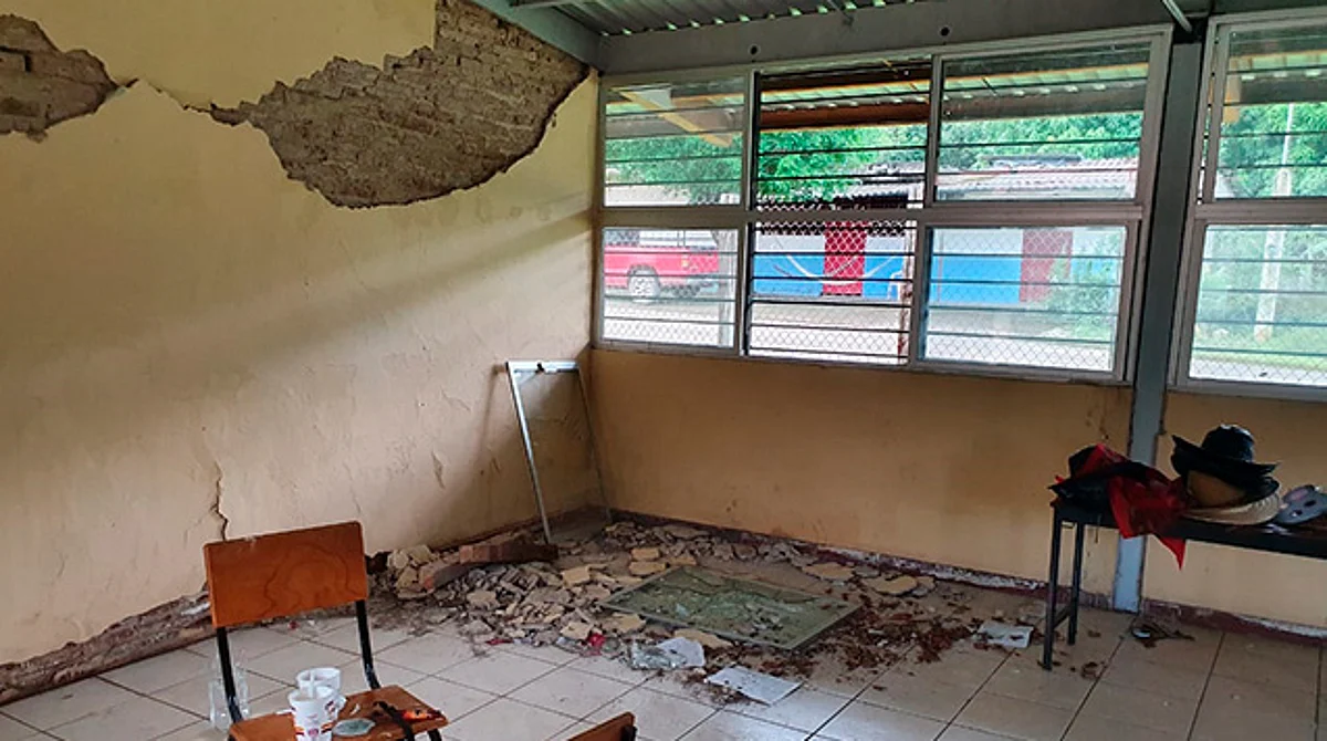 Más de 2 mil menores de escuelas afectadas por sismos serán atendidos en carpas: SEE
