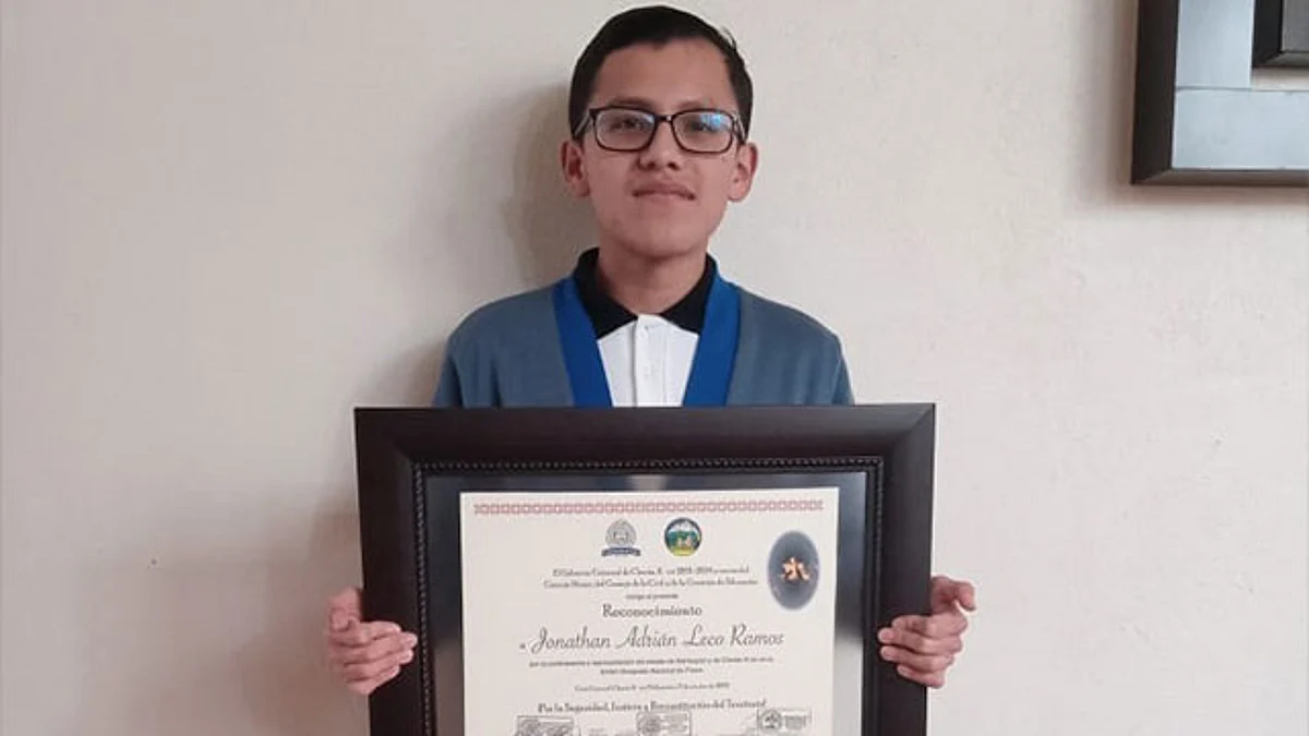 Jonathan Leco ganó su lugar, de entre 43 estudiantes inscritos de este subsistema, tras pasar el proceso de selección realizado de marzo a julio
