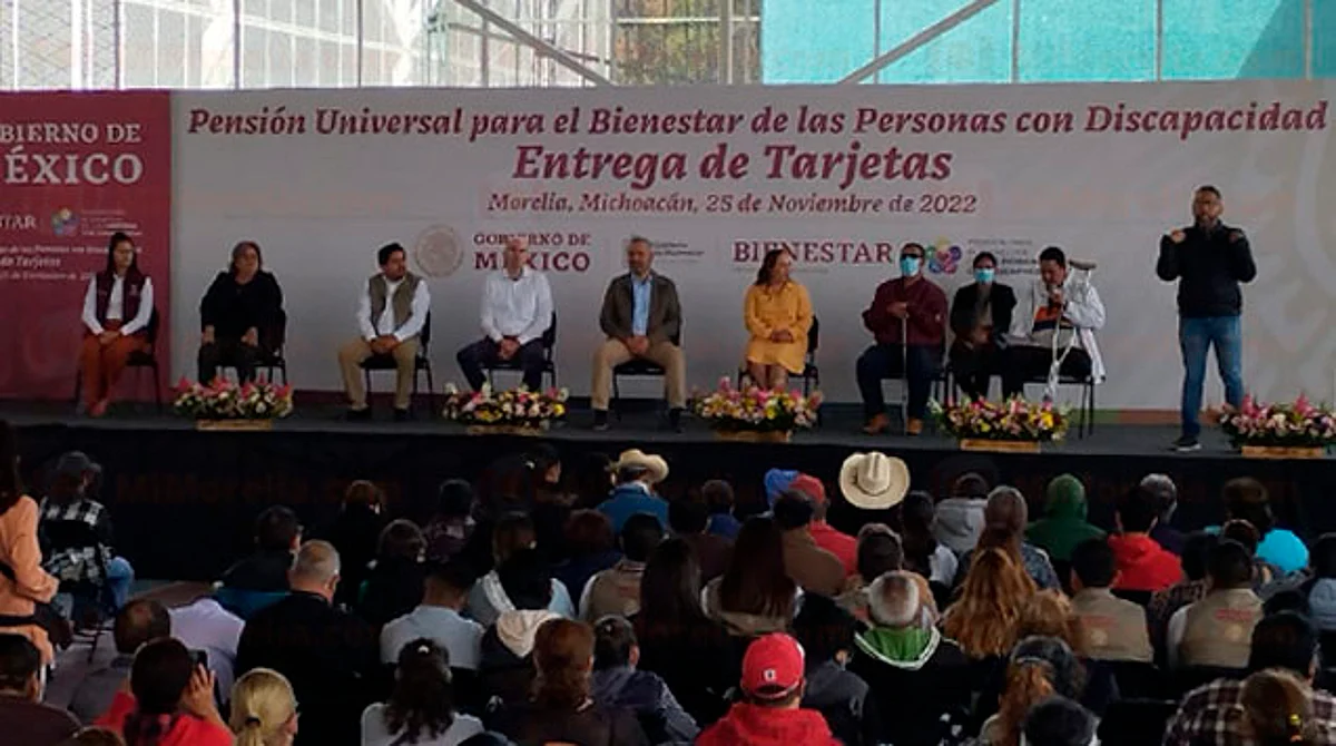 Entregan tarjetas del Bienestar a personas con discapacidad en Morelia