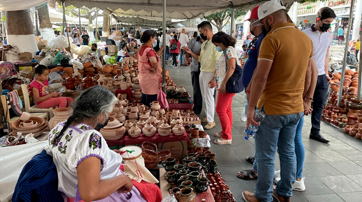 Secum retoma proyecto para que Tianguis Artesanal de Uruapan sea patrimonio