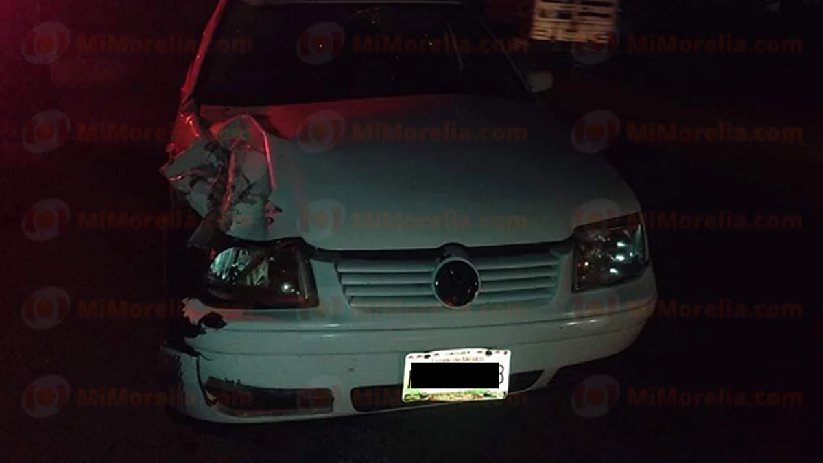 Motociclista fallece tras ser impactado por auto en la Zitácuaro-Morelia