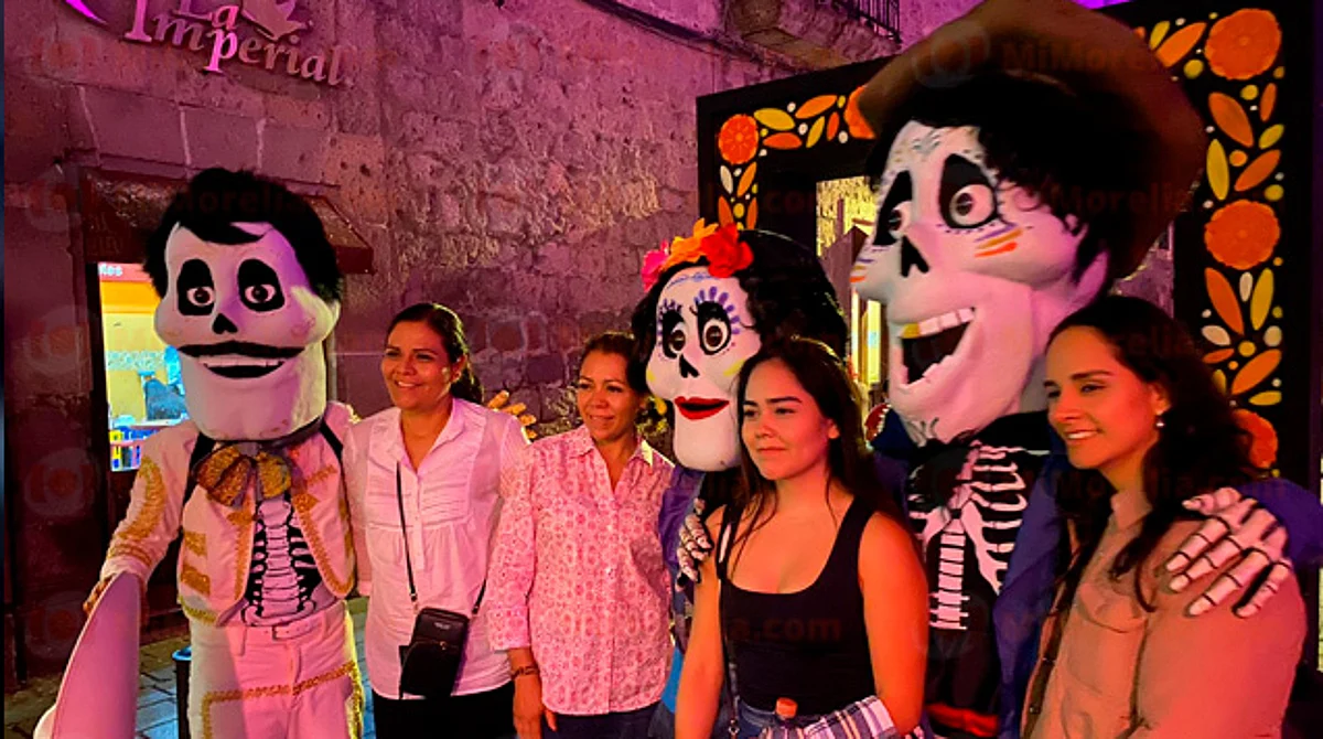 Más de 104 mil turistas y visitantes llegaron a Morelia en Noche de Muertos