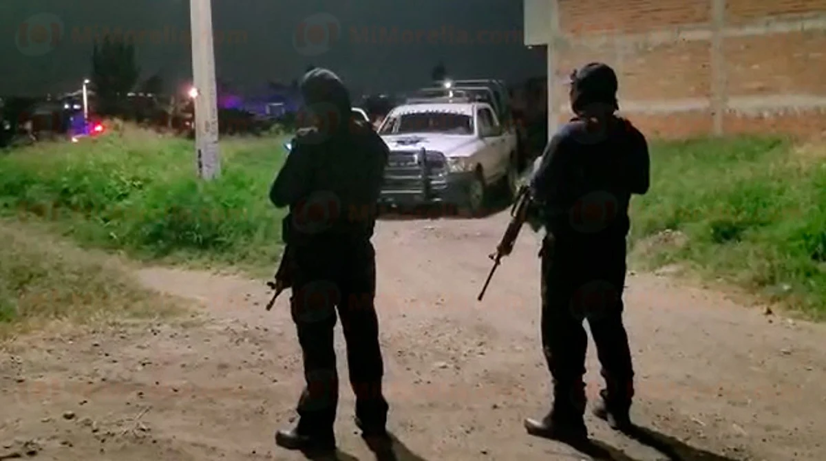 Hallan cadáver atado de manos en canal de aguas negras, en Morelia