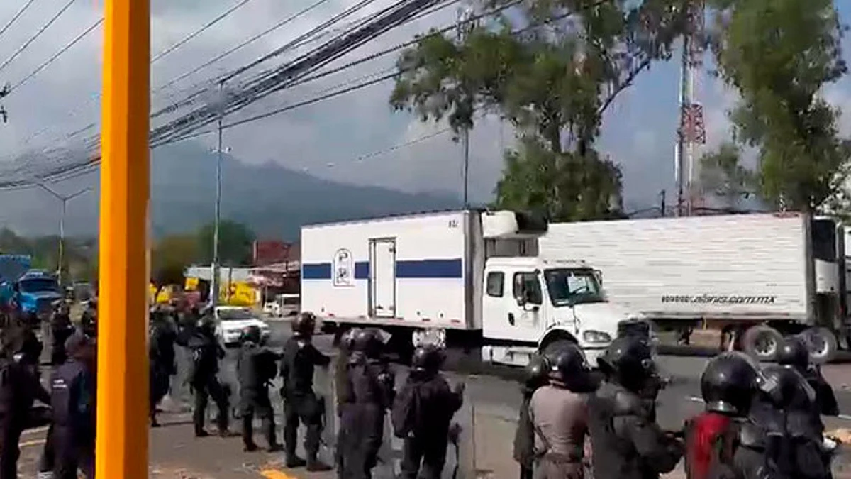 Libre, circulación vial en las inmediaciones del Boulevard Industrial en Uruapan