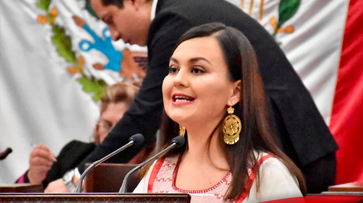 Celebra Fernanda Álvarez Mendoza compromiso para arreglar boulevard Jiquilpan-Sahuayo