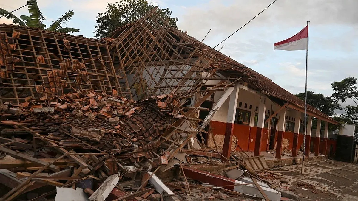 Terremoto sacude principal isla de Indonesia; hay 160 muertos y 700 heridos