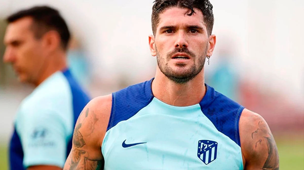 Futbolista argentino enseña de "a gratis" y cumple fetiche de muchos