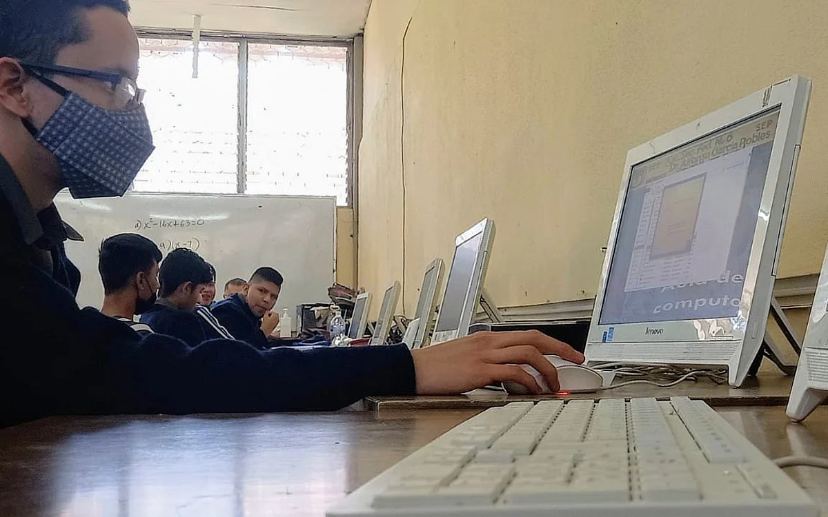 Internet para todos sigue llegando a más escuelas: SEE