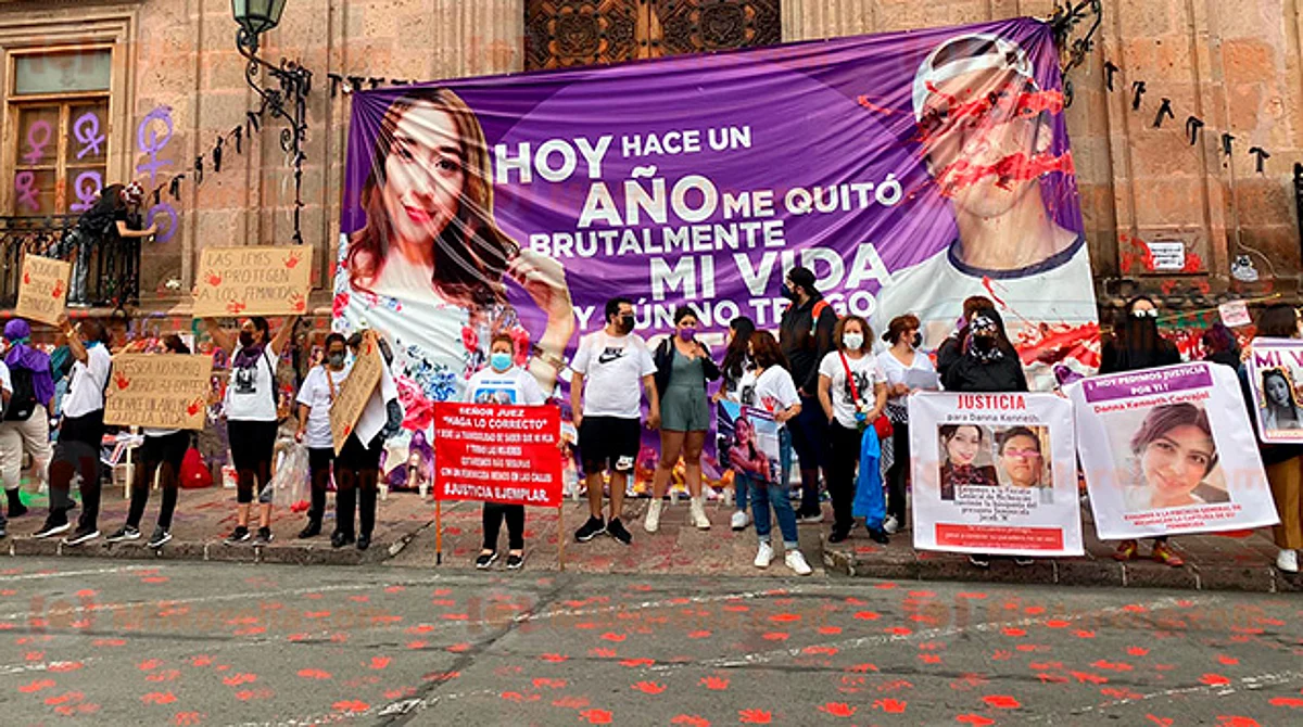 Este 25N, mitin feminista afuera de Palacio de Gobierno en Morelia