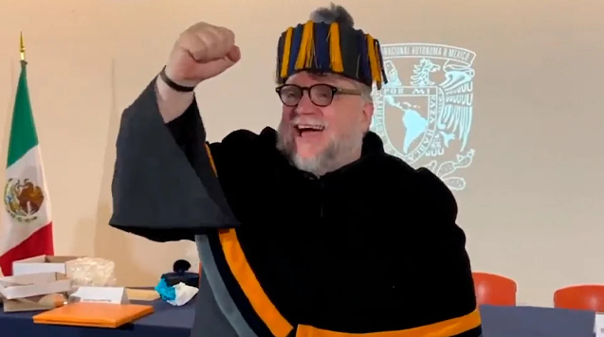 Guillermo del Toro recibe doctorado honoris causa de la UNAM y se echa su primer goya