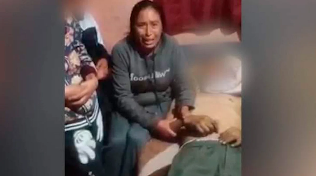 Mujer acusa a policías de haber asesinado a su esposo, en Michoacán