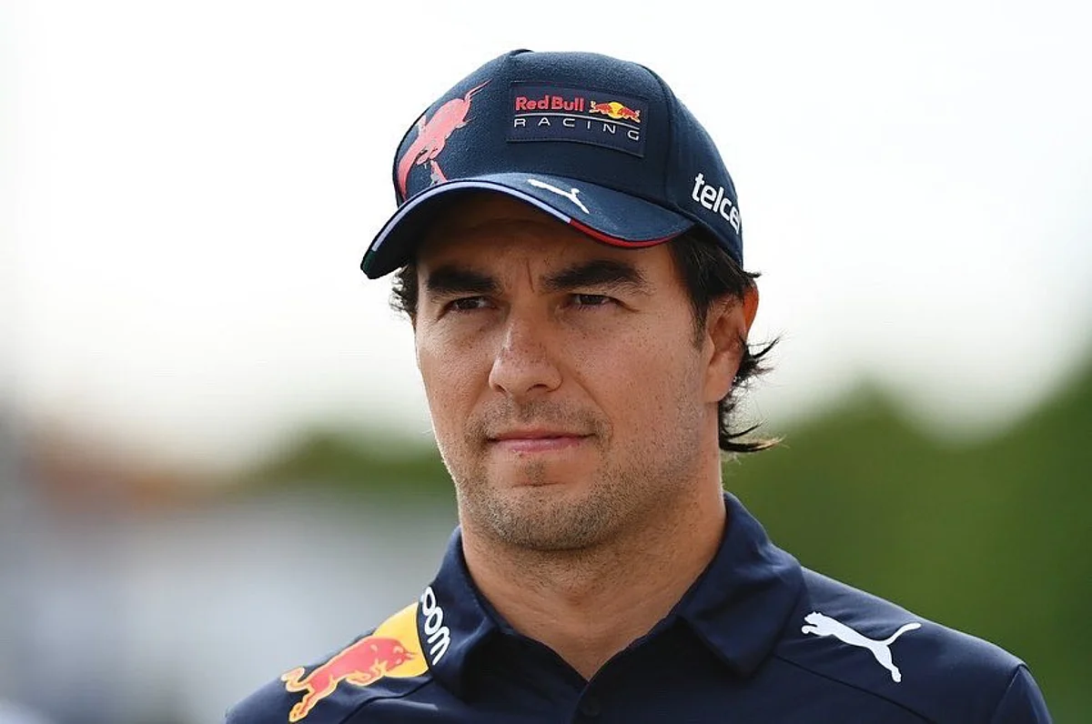 "Ya hablé con Max, esto quedó atrás": Checo Pérez