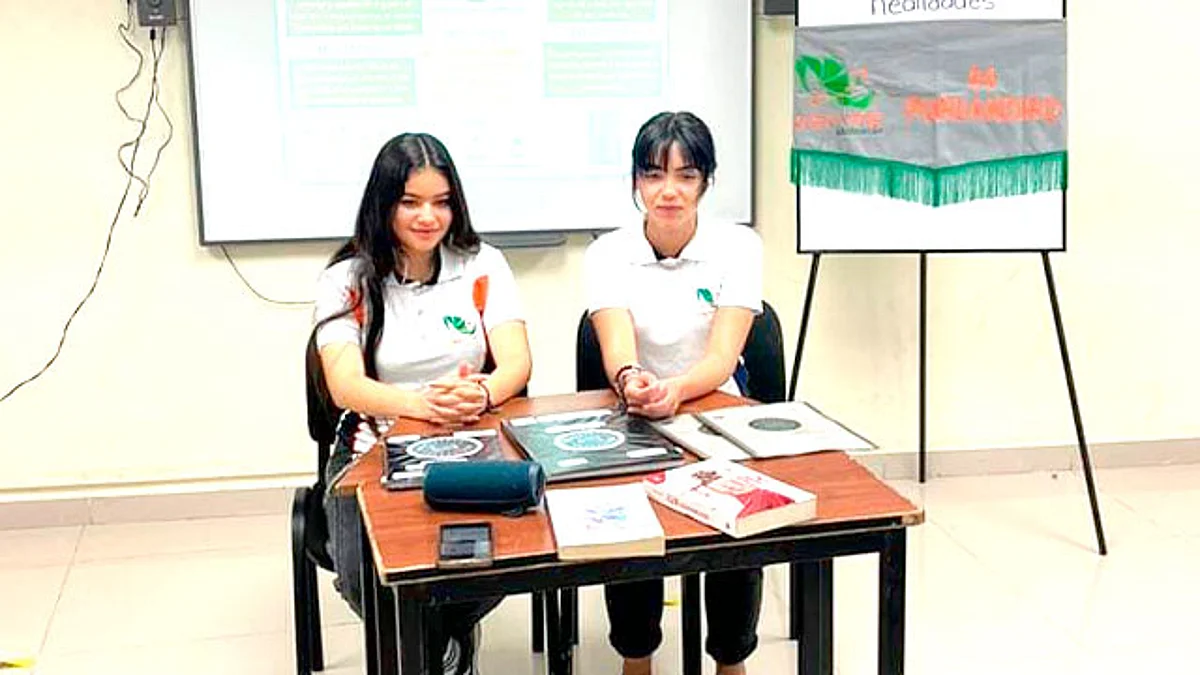 María Lemus y Mariana Esquivel son estudiantes de la carrera de Soporte y Mantenimiento de Equipos de Cómputo