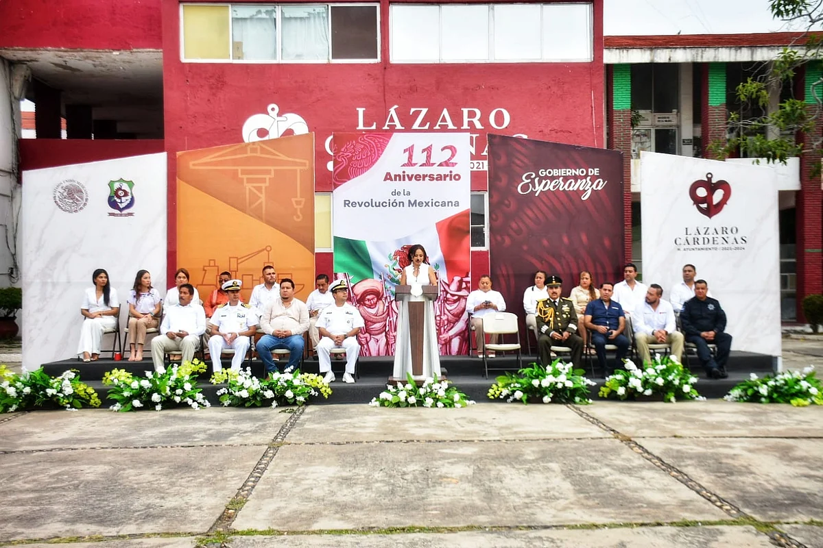 Itzé Camacho encabeza acto por 112 aniversario de la Revolución Mexicana