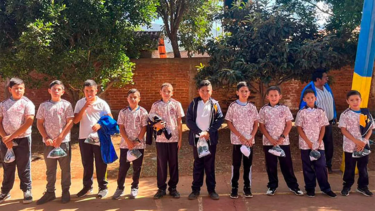 La finalidad es apoyar a los infantes a que practiquen algún deporte y asimismo tratar de erradicar los problemas de salud mediante hábitos alimenticios sanos