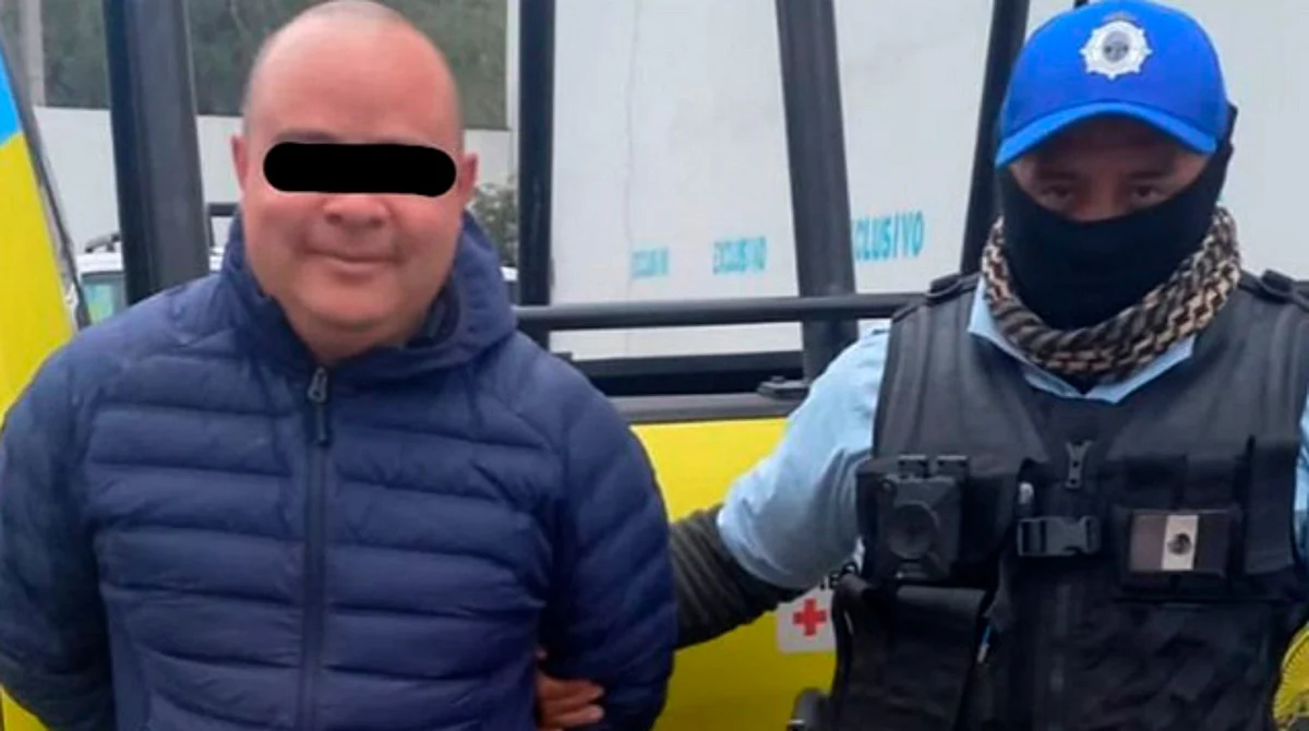Lo detienen por golpear a su pareja afuera de plaza comercial, tras compras de Buen Fin
